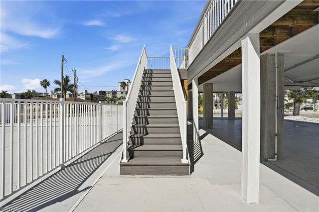 1 Fairview BLVD, Fort Myers Beach, FL 33931