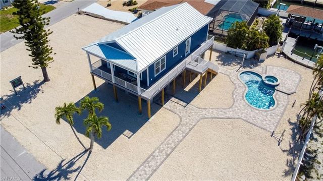 1 Fairview BLVD, Fort Myers Beach, FL 33931