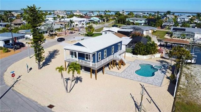 1 Fairview BLVD, Fort Myers Beach, FL 33931