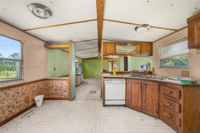 2316 Gem Stone, Sebring, FL 33857