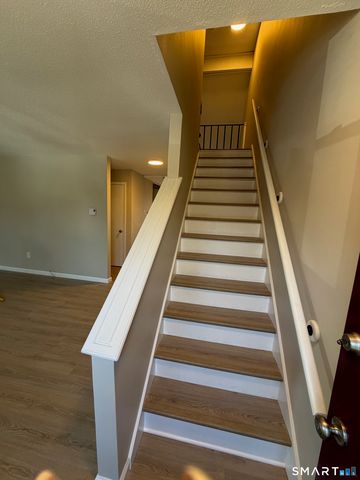 1 Abbott Road 128, Ellington, CT 06029