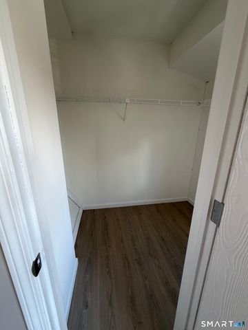 1 Abbott Road 128, Ellington, CT 06029