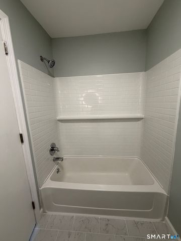 1 Abbott Road 128, Ellington, CT 06029