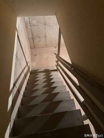 1 Abbott Road 128, Ellington, CT 06029