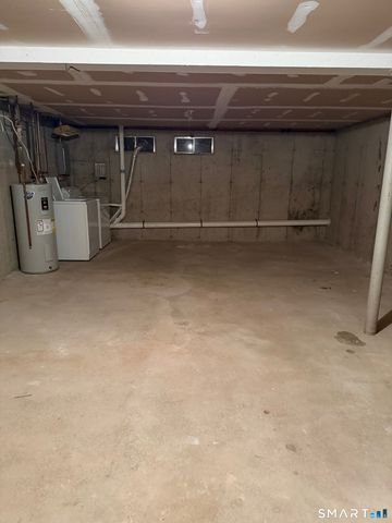 1 Abbott Road 128, Ellington, CT 06029