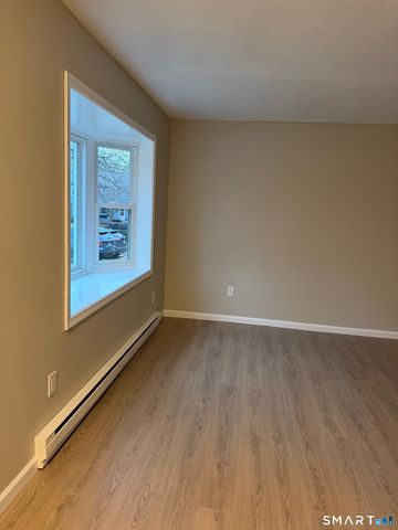 1 Abbott Road 128, Ellington, CT 06029