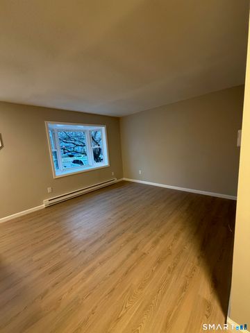 1 Abbott Road 128, Ellington, CT 06029