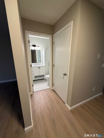 1 Abbott Road 128, Ellington, CT 06029