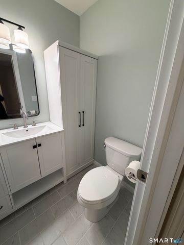 1 Abbott Road 128, Ellington, CT 06029