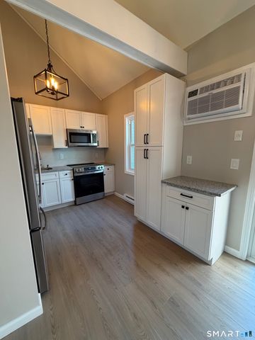 1 Abbott Road 128, Ellington, CT 06029