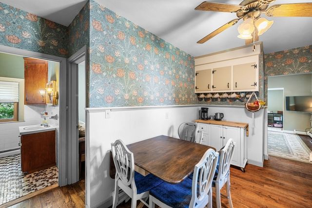 15 Quannapowitt Ave, Wakefield, MA 01880