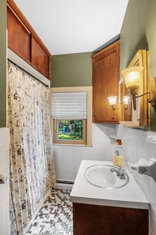 15 Quannapowitt Ave, Wakefield, MA 01880