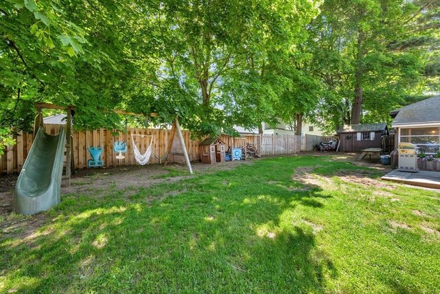 15 Quannapowitt Ave, Wakefield, MA 01880