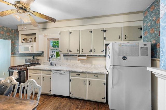 15 Quannapowitt Ave, Wakefield, MA 01880
