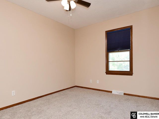 11673 Sunburst Avenue, Omaha, NE 68164