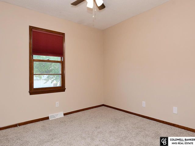 11673 Sunburst Avenue, Omaha, NE 68164