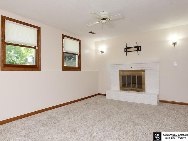 11673 Sunburst Avenue, Omaha, NE 68164