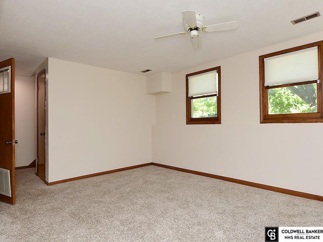 11673 Sunburst Avenue, Omaha, NE 68164