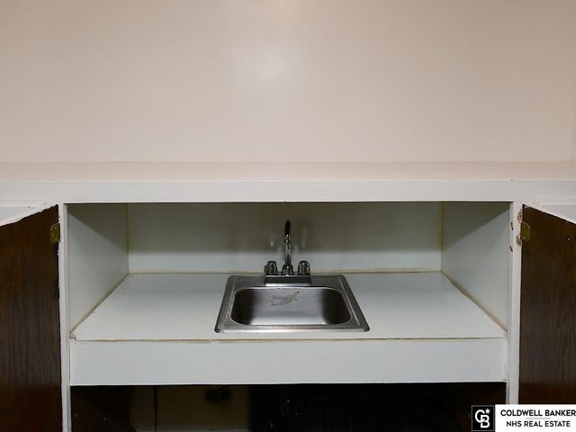 11673 Sunburst Avenue, Omaha, NE 68164