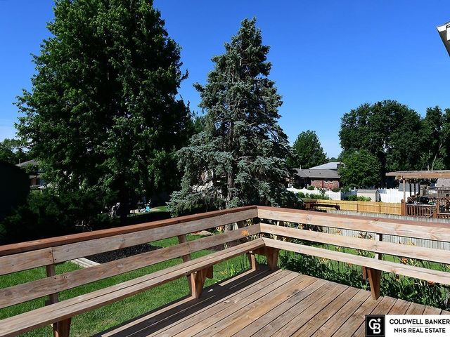 11673 Sunburst Avenue, Omaha, NE 68164