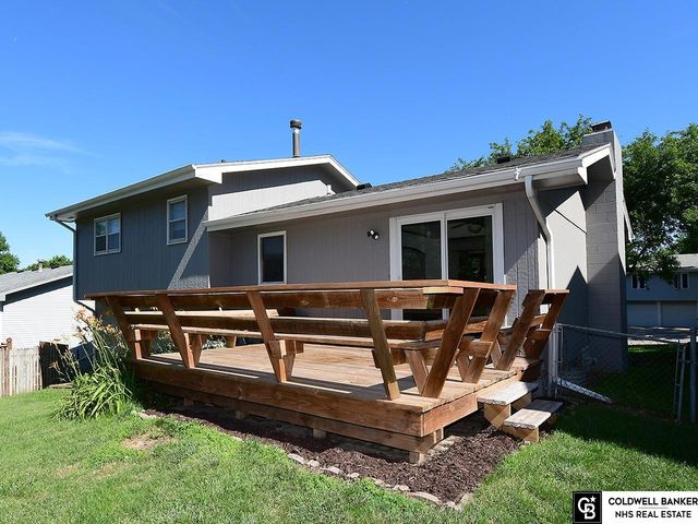 11673 Sunburst Avenue, Omaha, NE 68164
