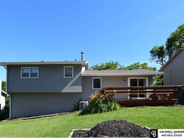 11673 Sunburst Avenue, Omaha, NE 68164