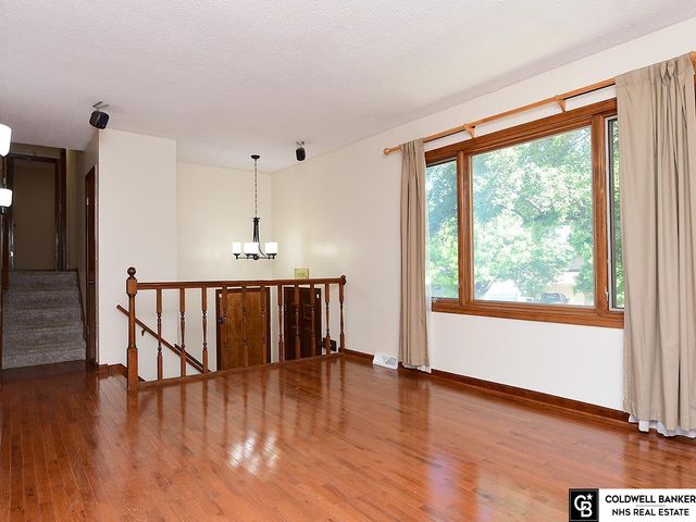 11673 Sunburst Avenue, Omaha, NE 68164