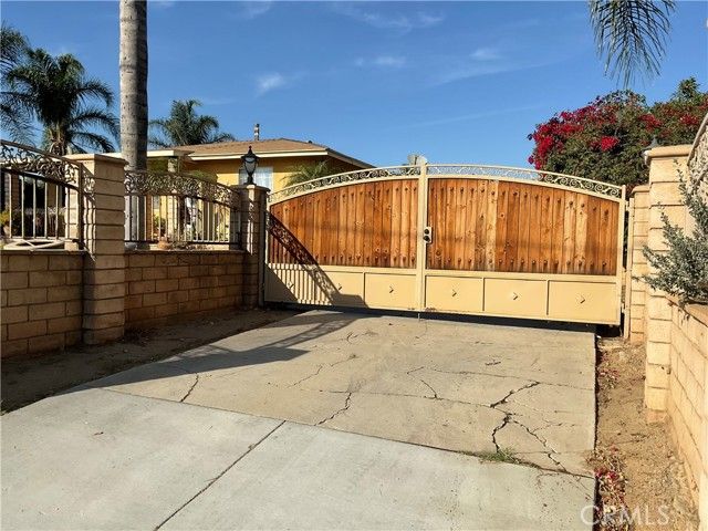 10655 Limonite, Jurupa Valley, CA 91752