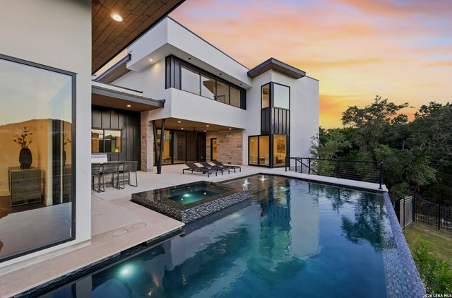 62 Via Aragon, San Antonio, TX 78257