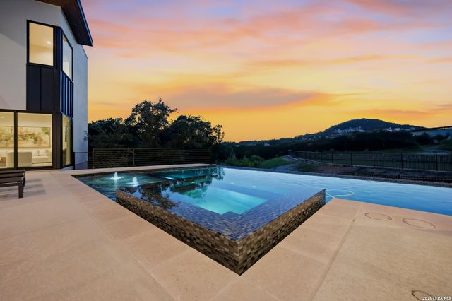 62 Via Aragon, San Antonio, TX 78257