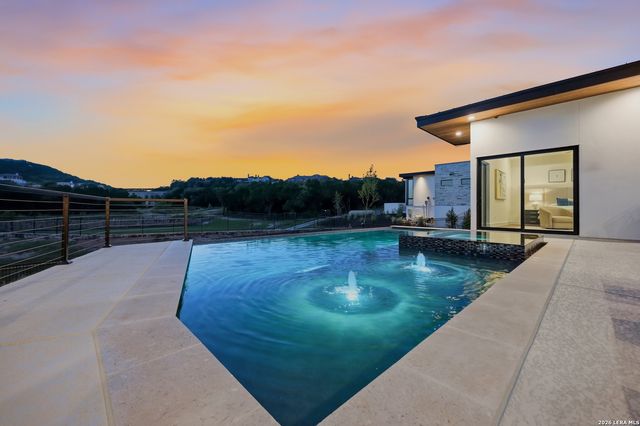 62 Via Aragon, San Antonio, TX 78257