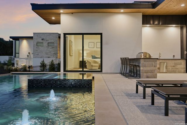 62 Via Aragon, San Antonio, TX 78257