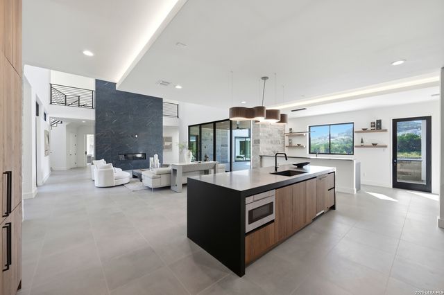 62 Via Aragon, San Antonio, TX 78257