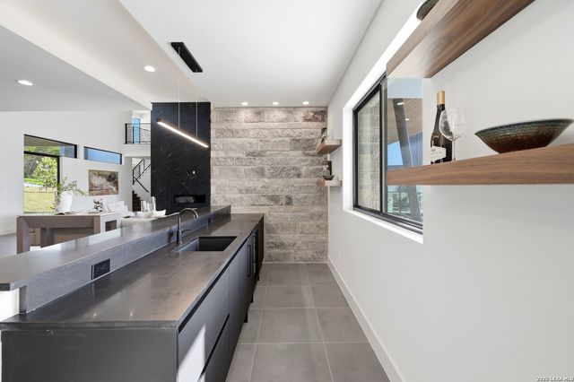 62 Via Aragon, San Antonio, TX 78257
