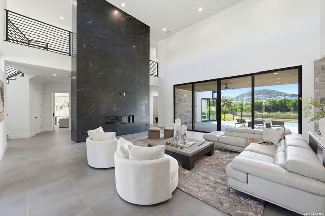 62 Via Aragon, San Antonio, TX 78257