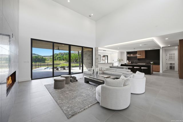 62 Via Aragon, San Antonio, TX 78257