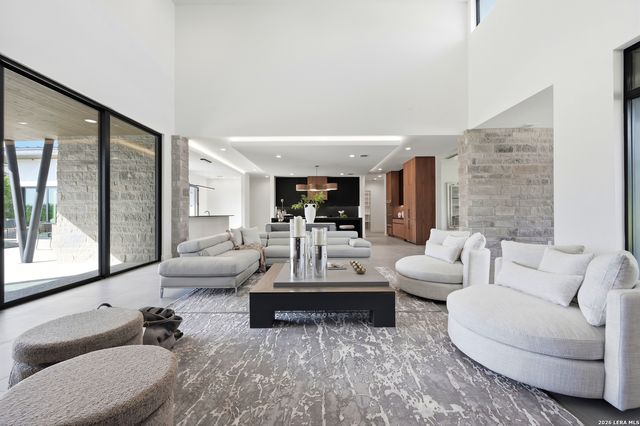 62 Via Aragon, San Antonio, TX 78257