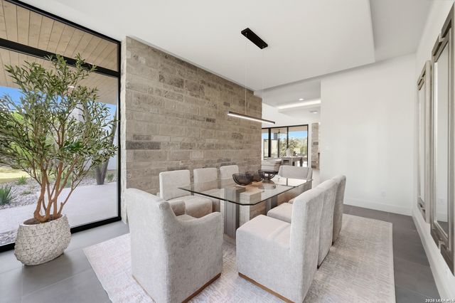 62 Via Aragon, San Antonio, TX 78257
