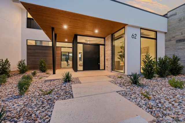 62 Via Aragon, San Antonio, TX 78257