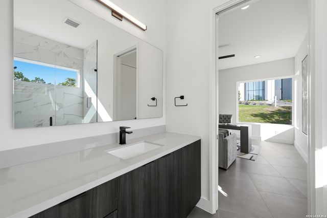 62 Via Aragon, San Antonio, TX 78257
