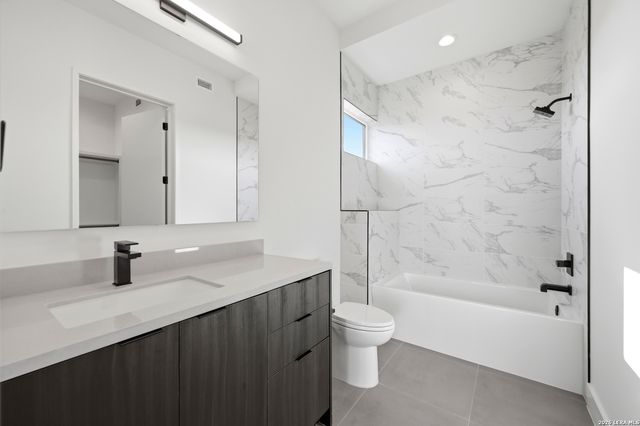 62 Via Aragon, San Antonio, TX 78257