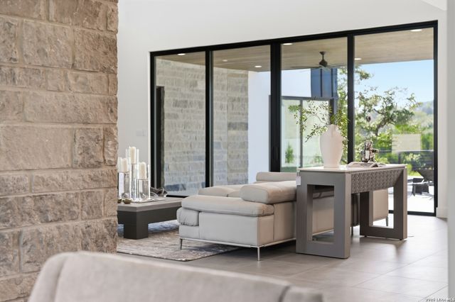 62 Via Aragon, San Antonio, TX 78257