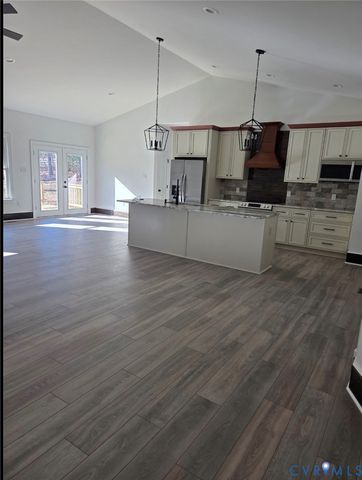 632 Signboard Rd, Louisa, VA 23024