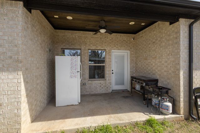 909 1st Street, Bridgeport, TX 76426