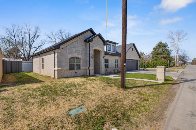 909 1st Street, Bridgeport, TX 76426