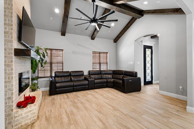 909 1st Street, Bridgeport, TX 76426