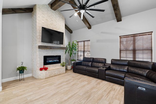 909 1st Street, Bridgeport, TX 76426