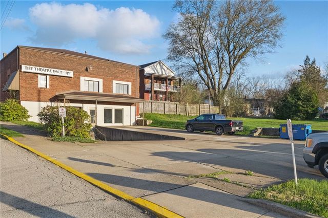 235 Cavitt Ave, Trafford, PA 15085