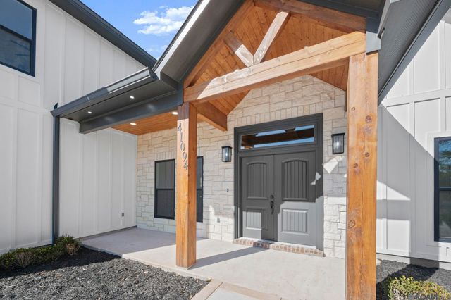 41094 Lee Dr, Gonzales, LA 70737