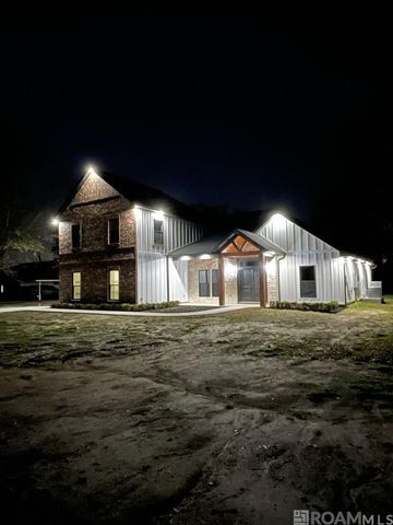 41094 Lee Dr, Gonzales, LA 70737